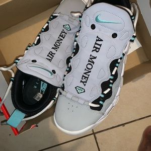 Selling the air money Nike shoes